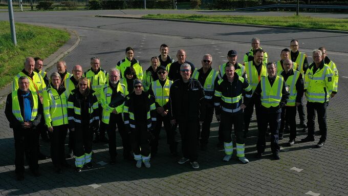 Ein 35köpfiges internationales Team mit Vertreter:innen verschiedener Behörden kontrollierte vergangene Woche an zwei Tagen Abfalltransporte an der A30.